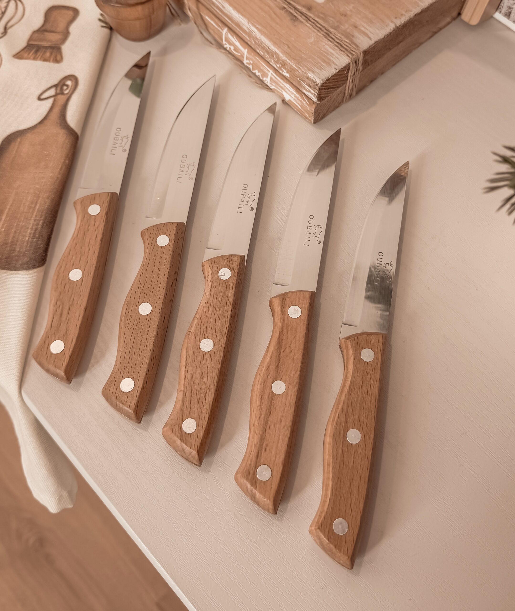 چاقو دسته چوبی