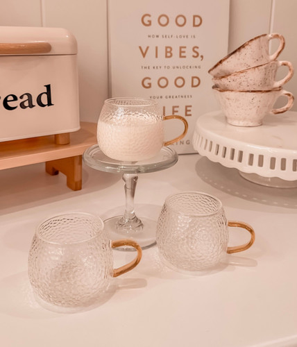 شات و فنجان برفی