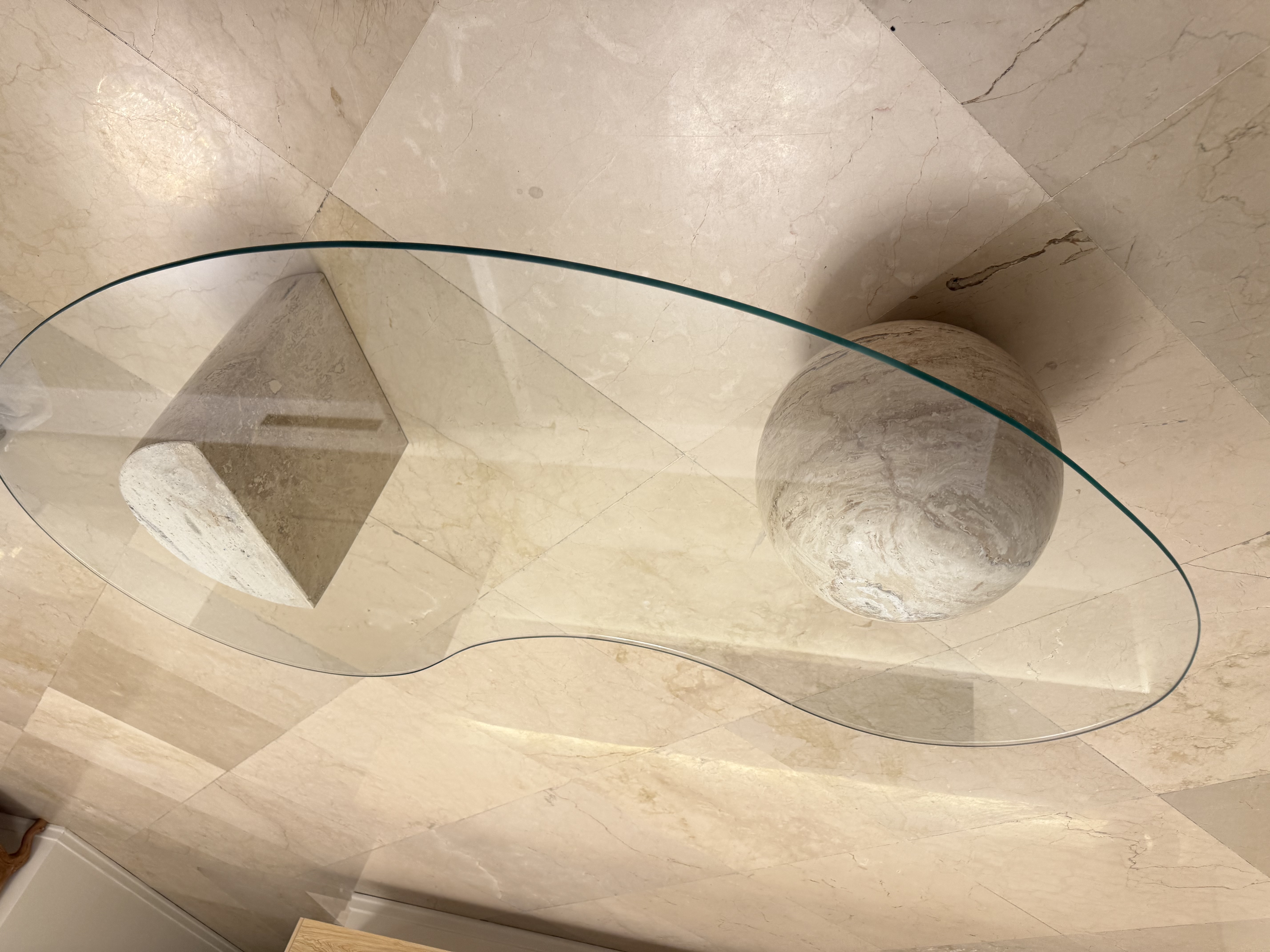 جلو مبلی سنگی گوی