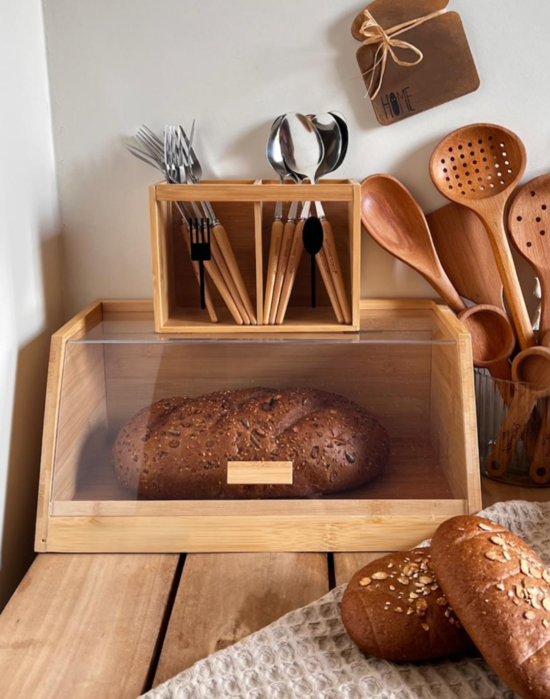 جای نان چوبی