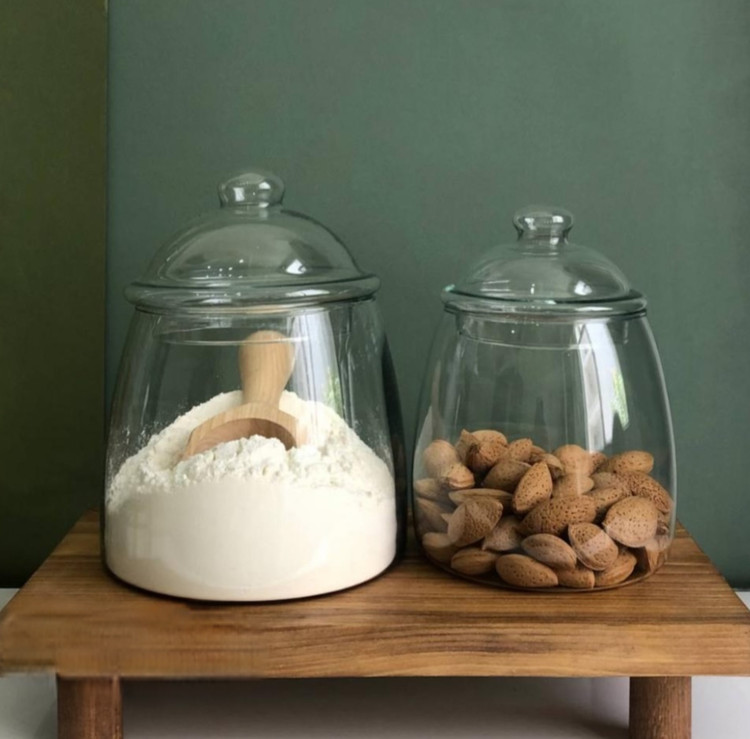 بانکه شیشه ای